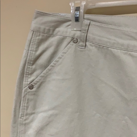 Faded Glory khaki shorts - Picture 2 of 6